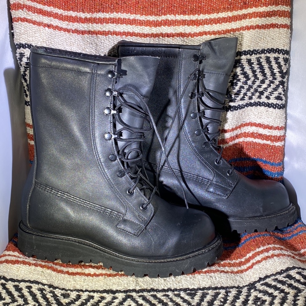 Nwot Authentic Winter Combat Boots - image 8